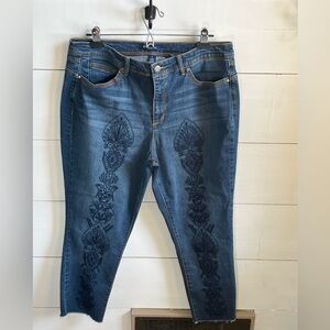 Bandolino Blue Embroidered Cropped Jeans